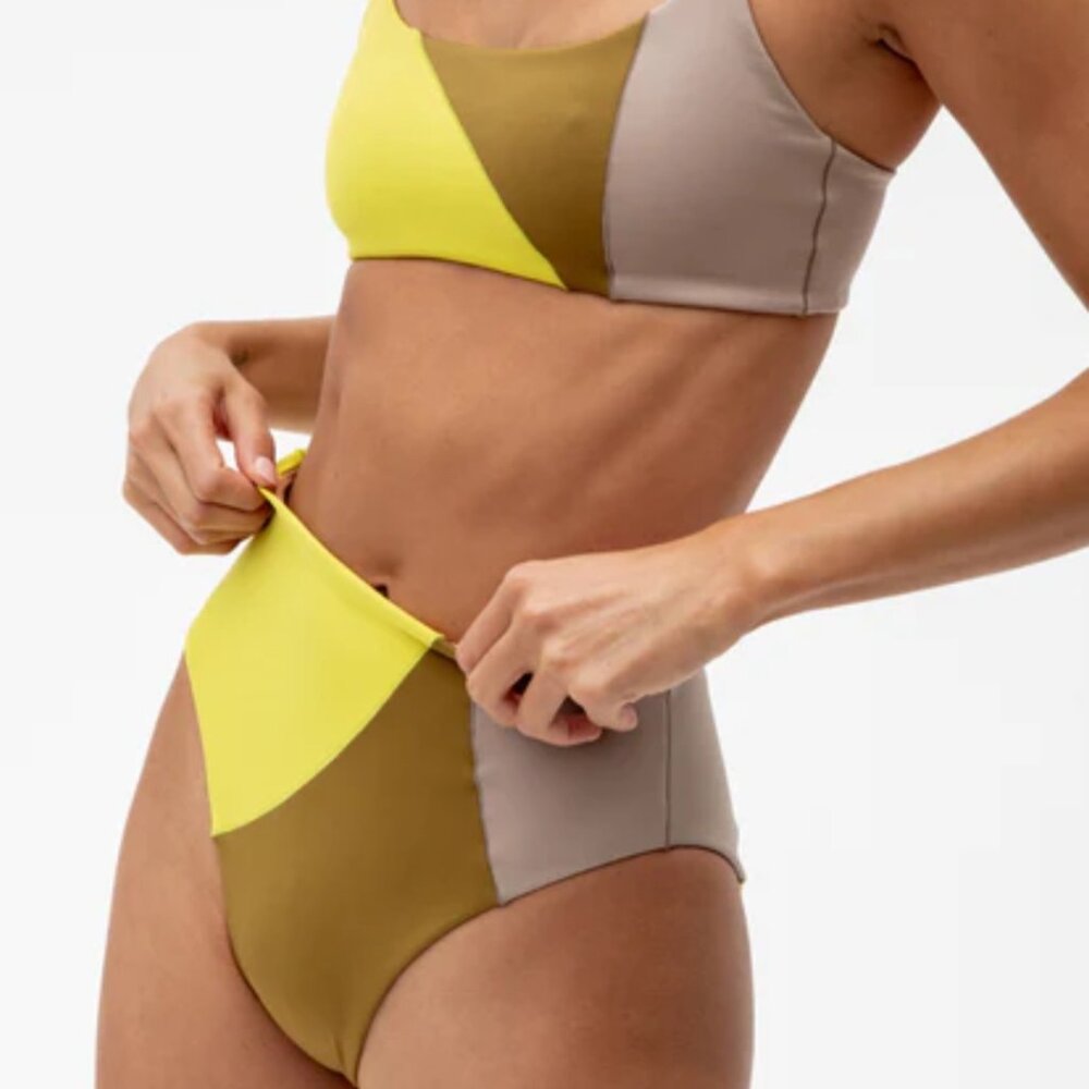 Swimsuit - Picture 3 of 4